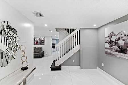 7025 NW 173rd Dr #2206 Hialeah, FL 33015