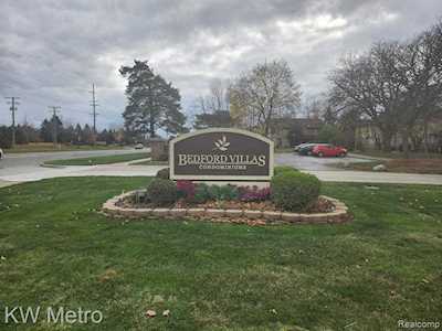 41568 Bedford Dr Canton Twp, MI 48187