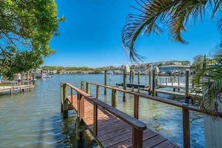 1841 Venetian Point Dr Clearwater, FL 33755