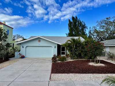 536 Riviera St Venice, FL 34285