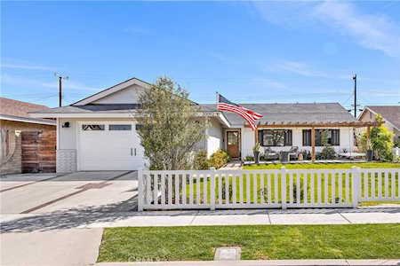 20092 Port Circle Huntington Beach, CA 92646