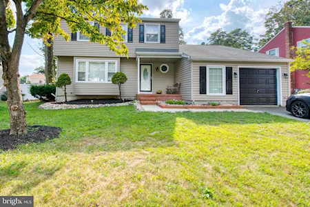 33 Carrie Place Sicklerville, NJ 08081