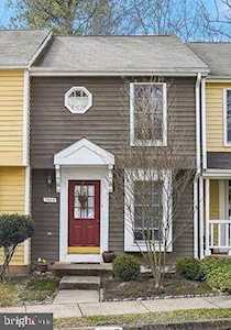 1608 Poplar Grove Dr Reston, VA 20194