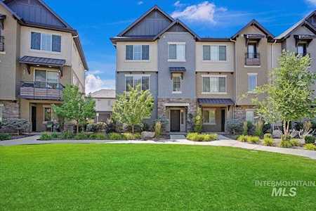 3320 E Front Runner Lane Boise, ID 83716-7057