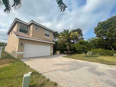 4066 Crescent Creek Street Coconut Creek, FL 33073