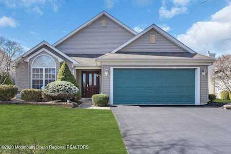 50 Winding River Rd Lakewood, NJ 08701