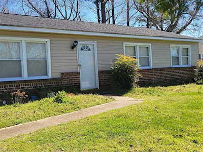 804 Tropical Dr Virginia Beach, VA 23464