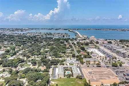 215 Valencia Blvd #209 Belleair Bluffs, FL 33770