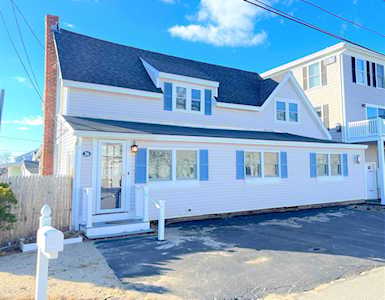 26 Commonwealth Ave Salisbury, MA 01952