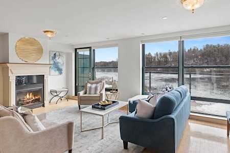 60 Merrimac St #907 Amesbury, MA 01913