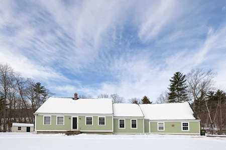 10 Governor Fairbanks Road Brimfield, MA 01010