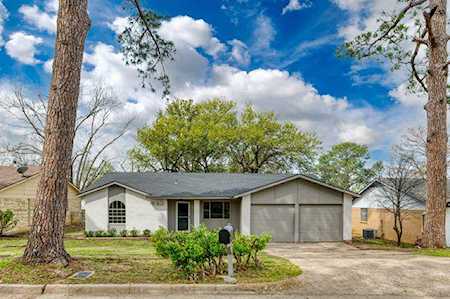 2512 Mintwood Place Arlington, TX 76016