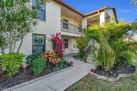 9285 Lake Park Dr #203 Fort Myers, FL 33919