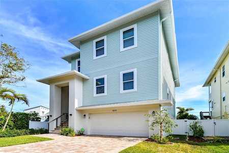 603 S Bayshore Dr Madeira Beach, FL 33708
