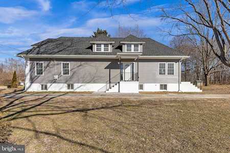 39 East End Ave Carneys Point, NJ 08069