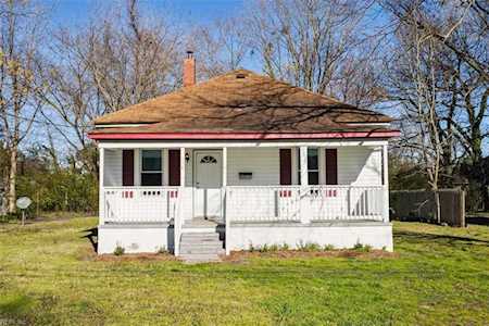 446 Raleigh Ave Hampton, VA 23661