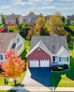 7 Apple Blossom Ln Howell, NJ 07731