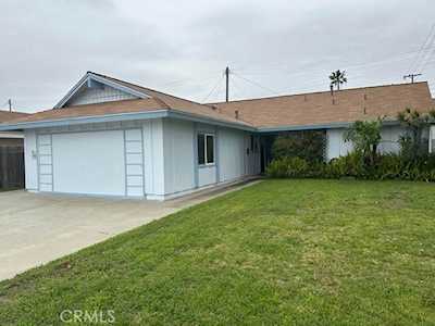 10471 Sunday Dr Huntington Beach, CA 92646