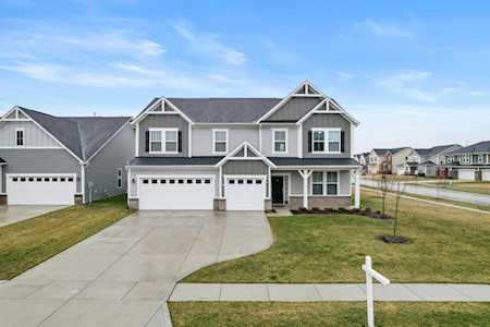 4037 Carnegie Ln Zionsville, IN 46077