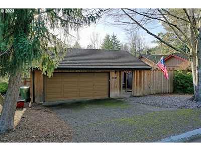 206 Greenridge DR Lake Oswego, OR 97035