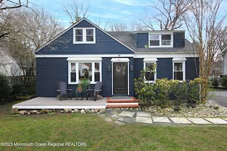 56 S Sunnycrest Dr Little Silver, NJ 07739
