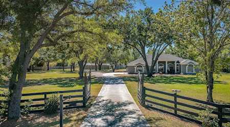 3410 Keystone Rd Tarpon Springs, FL 34688