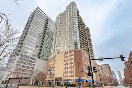 645 N Kingsbury St #2102 Chicago, IL 60654