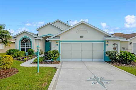 21804 King John St Leesburg, FL 34748