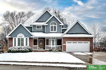 905 Deer Run Ln Papillion, NE 68046