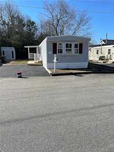 15 Krzak Rd North Kingstown, RI 02852