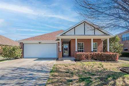 8225 Macgregor Drive Arlington, TX 76002