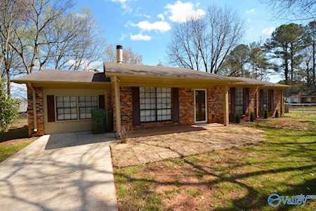 3617 SW White Oak Way Huntsville, AL 35805