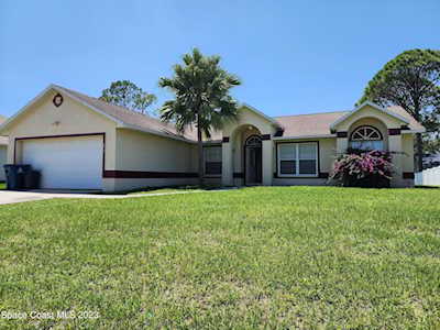 870 NW Lyons Circle Palm Bay, FL 32907