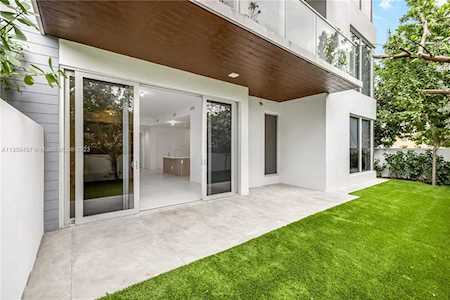 545 SW 11th St #108 Miami, FL 33129