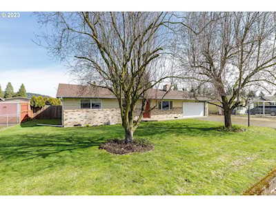 15026 SE Primrose AVE Milwaukie, OR 97267