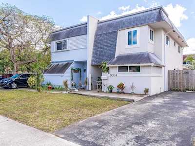 8004 SW 5th St North Lauderdale, FL 33068