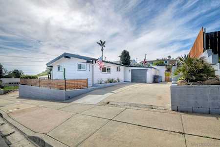 2078 Finch Lane San Diego, CA 92123
