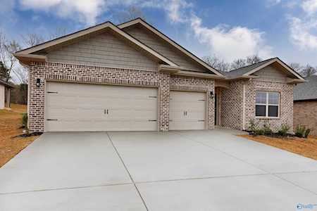 450 Jackson Point Circle Huntsville, AL 35811