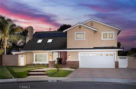 17142 Englewood Circle Huntington Beach, CA 92647
