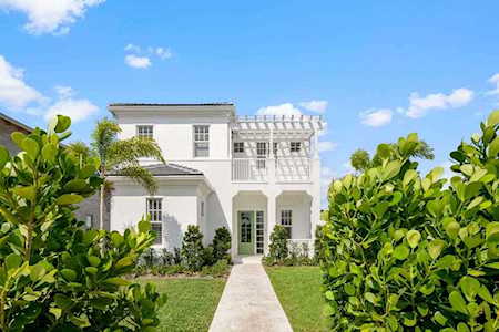 713 N Lake Avenue Delray Beach, FL 33483