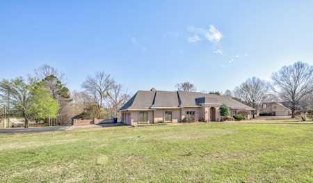 8220 Hunters Creek Dr Olive Branch, MS 38654
