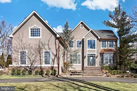 18 High Point Dr Medford, NJ 08055