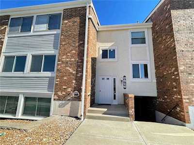 9626 Perry Ln #A Overland Park, KS 66212