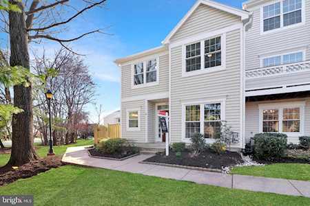 14413 Fallscliff Ln #16 Centreville, VA 20120