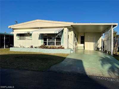 615 Friendly Place North Fort Myers, FL 33917