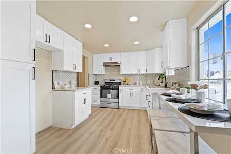 8169 Coldwater Canyon Ave North Hollywood, CA 91605