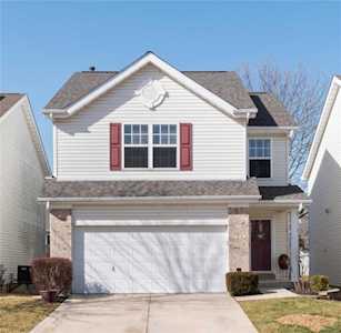 1649 Hurstborough Manor Dr Hazelwood, MO 63042