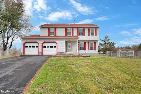 224 Laura Anne Ct Sterling, VA 20164