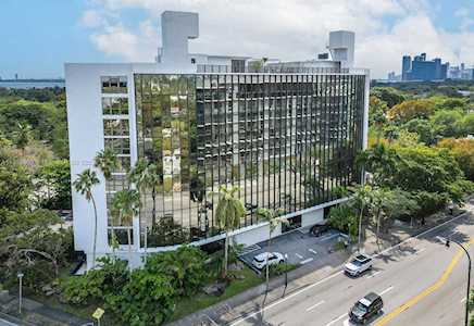 5701 Biscayne Blvd #402 Miami, FL 33137