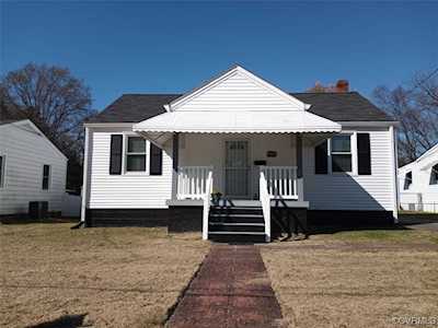 308 Maple Ln Colonial Heights, VA 23834